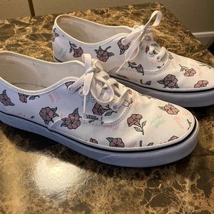 Men’s Vans. White and pink color and is a size 9